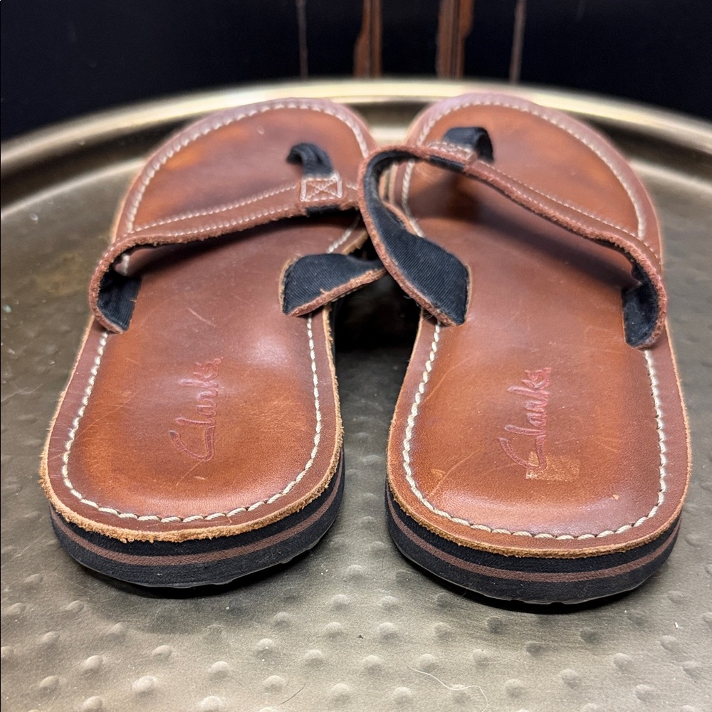 Clark’s Brown Leather Flip Flops - Picture 3 of 6